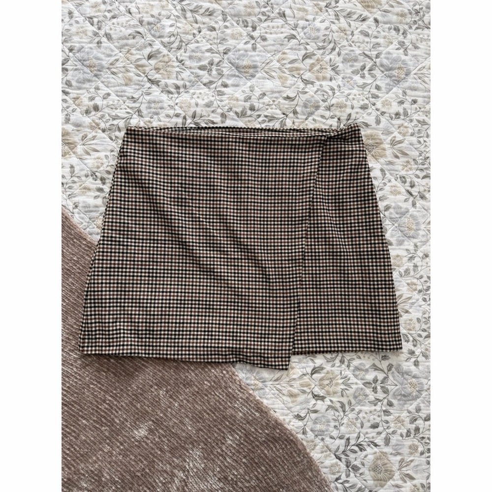 Old Navy Hi-Waist Wrap Front Mini Skirt - L - NWT!